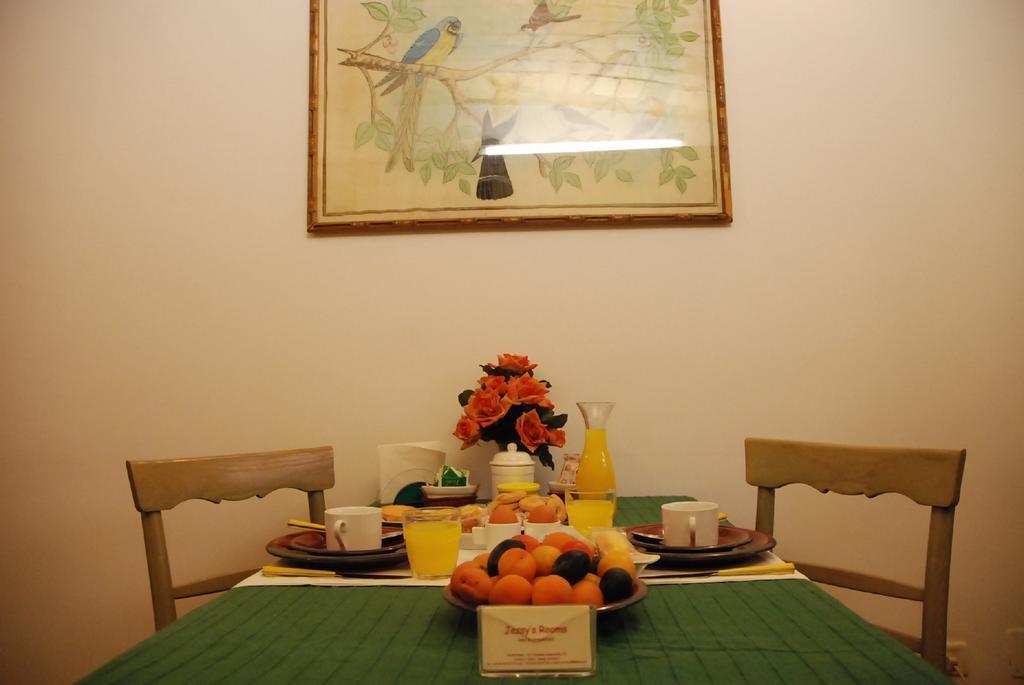Jessy'S Rooms Roma Esterno foto